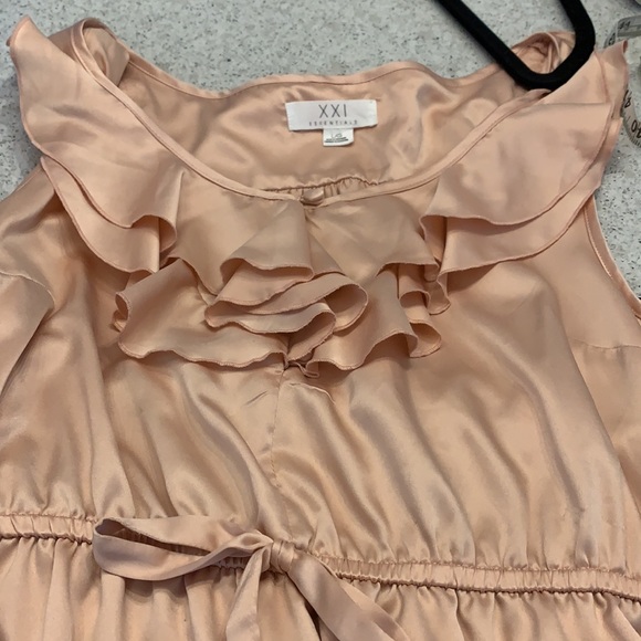 Ruffled mini dress - Picture 3 of 3